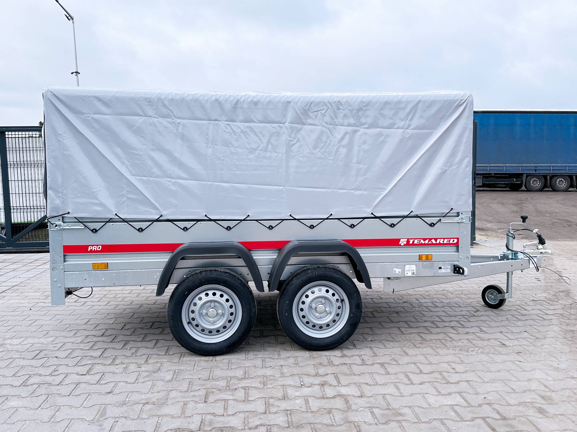 Remorque voiture à deux essieux avec bâche 300-750 kg – Image 2