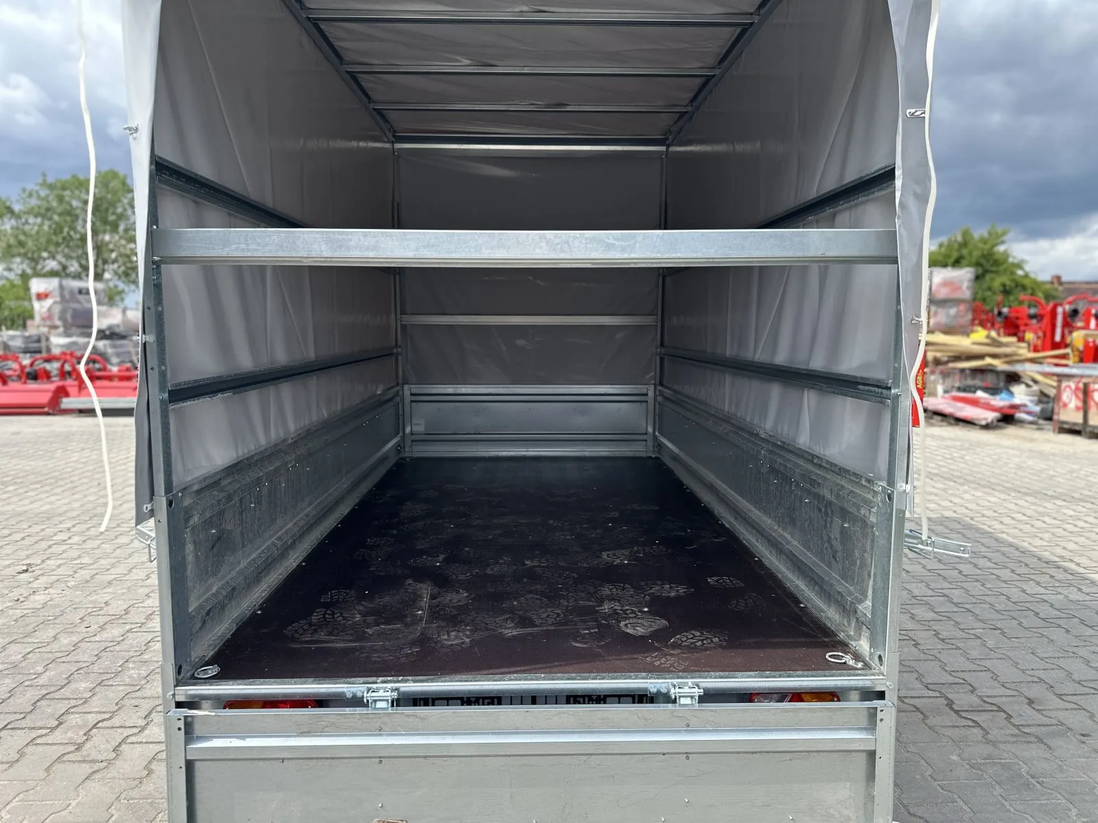 Remorque voiture 300×150 deux essieux avec bâche – Image 3